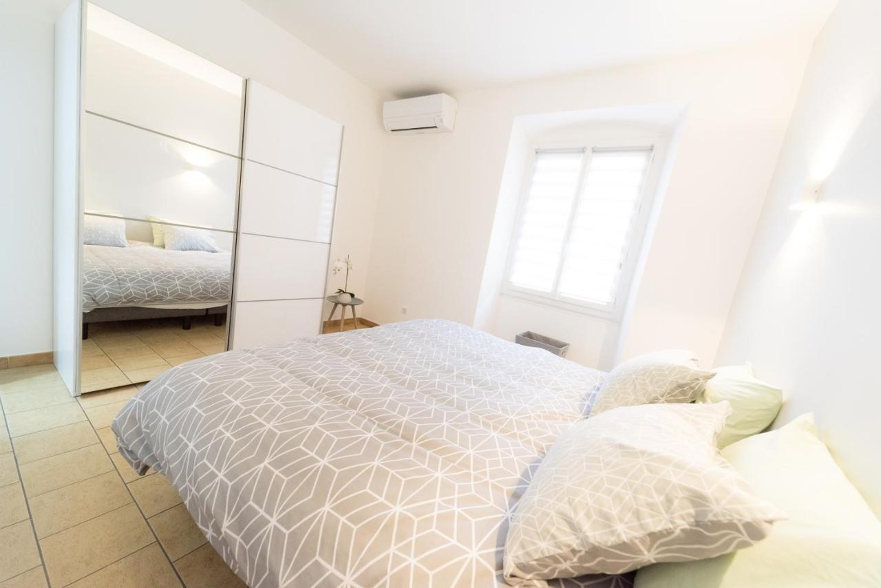 Ravissant Triplex Et Duplex Au Centre De Pont St Esprit Lejlighed Eksteriør billede